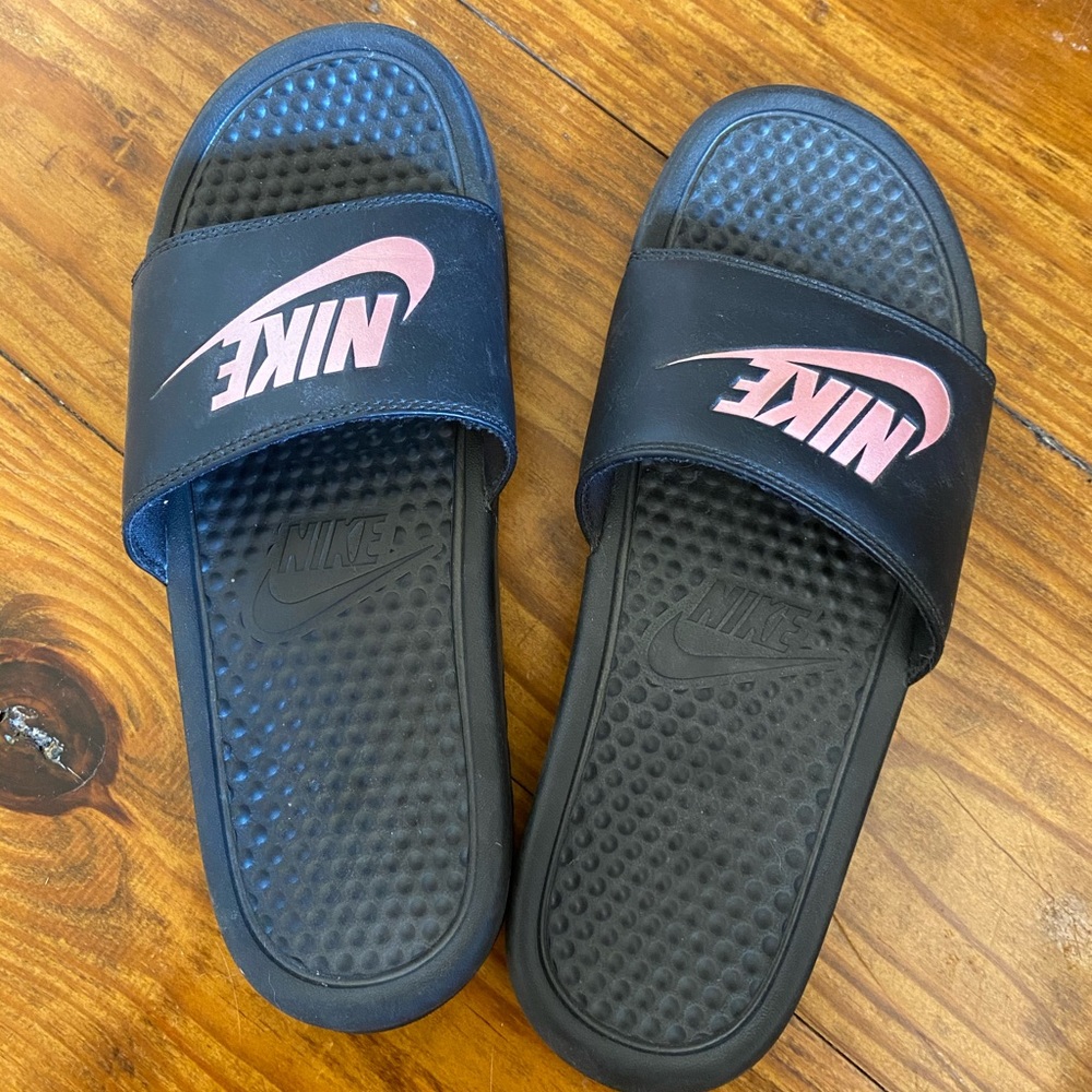 Size 8 Nike slides